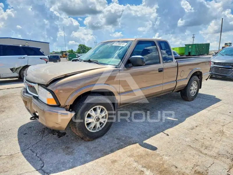 2002 GMC SONOMA photo