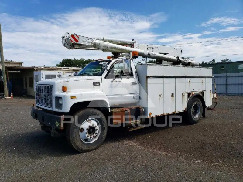 2002 GMC CK Series photo