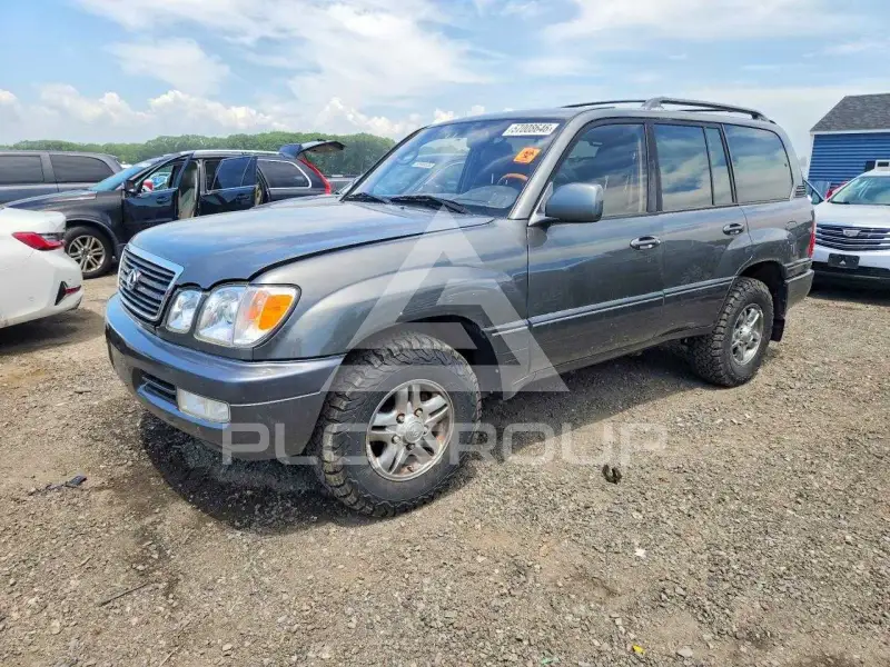 2002 Lexus LX470 photo