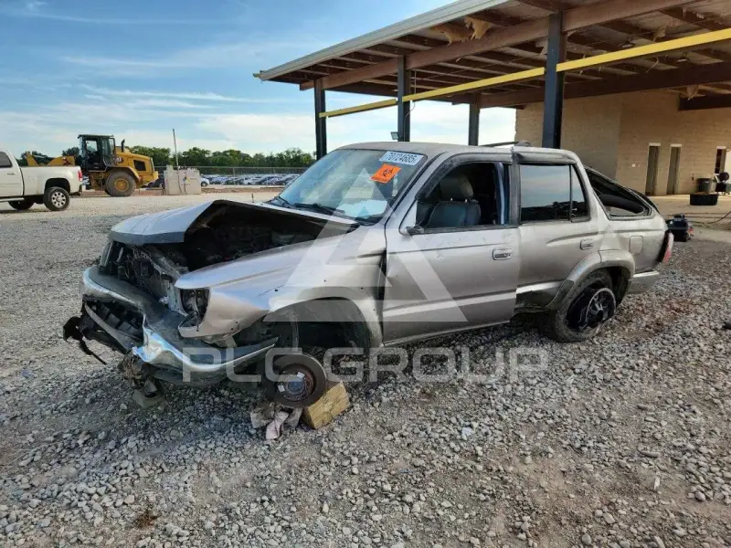 2002 Toyota 4 RUNNER photo