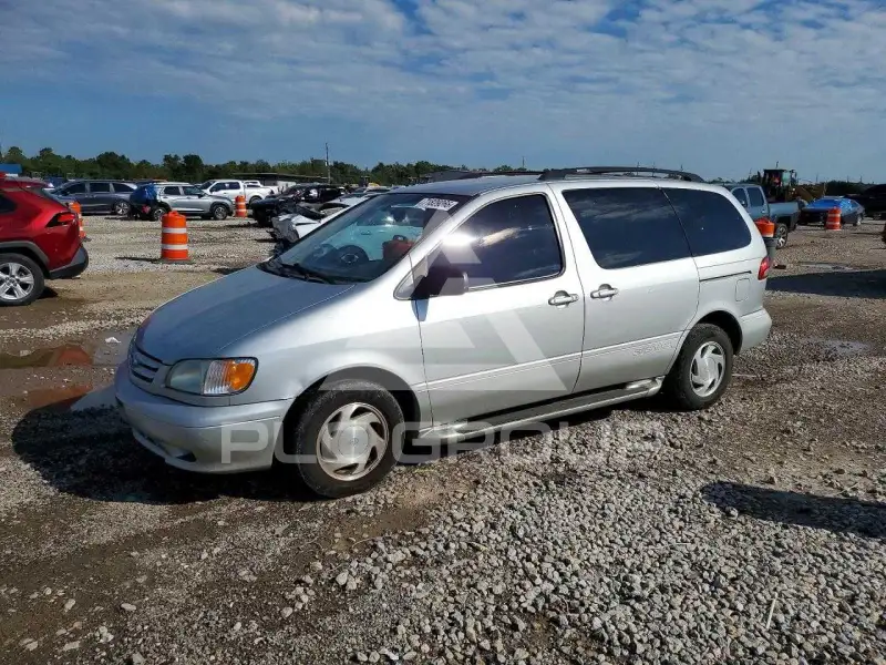 2002 Toyota SIENNA photo