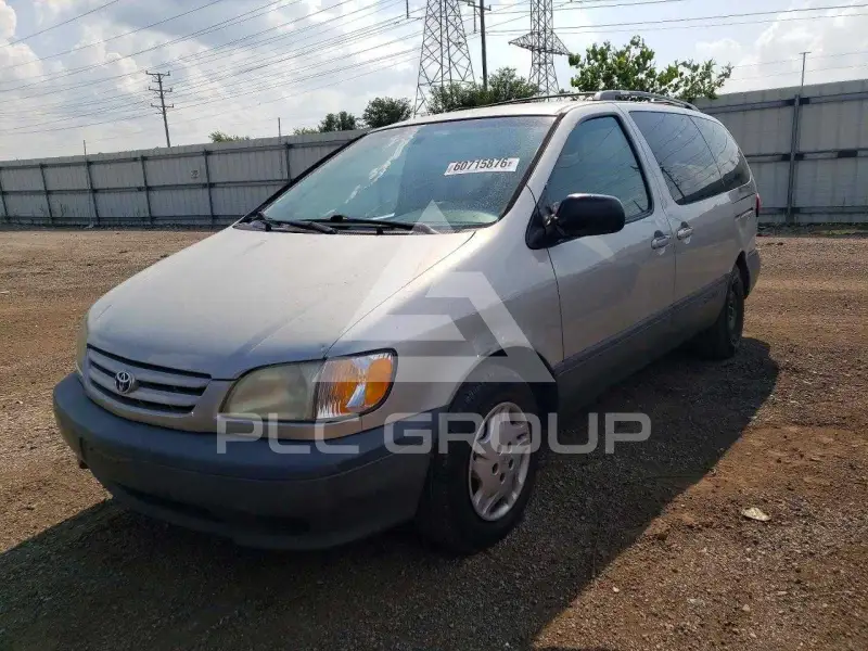 2002 Toyota SIENNA photo