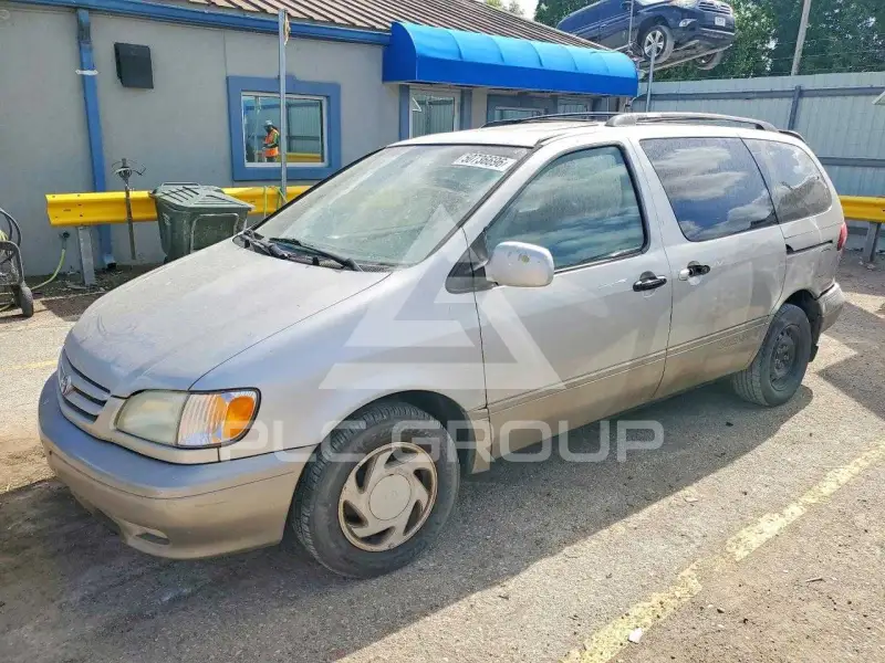 2002 Toyota SIENNA фото
