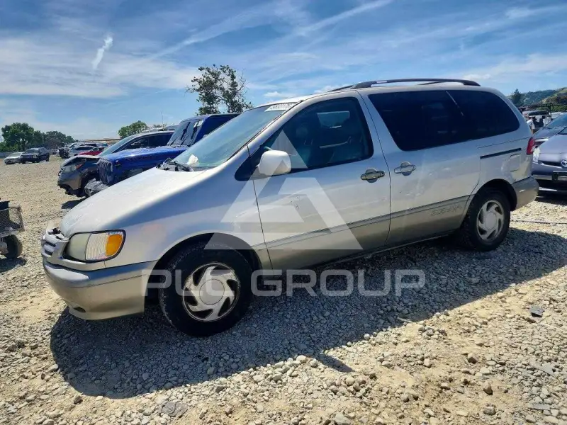 2002 Toyota SIENNA фото