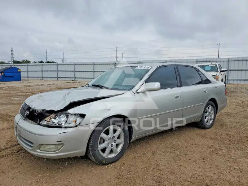 2002 Toyota AVALON photo