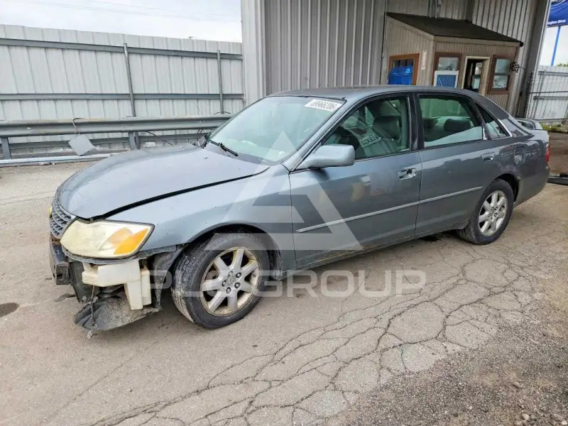 2002 Toyota AVALON photo
