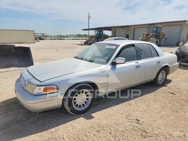 2002 Ford CROWN фото