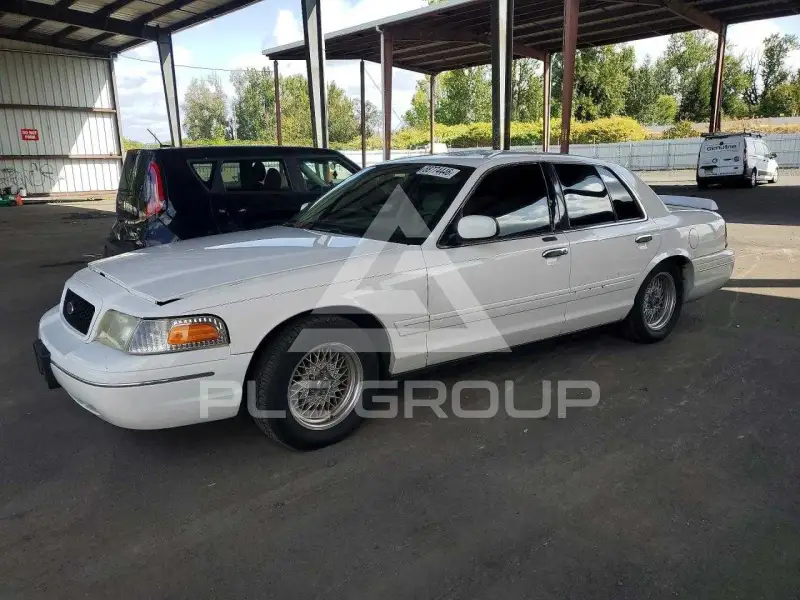 2002 Ford CROWN фото