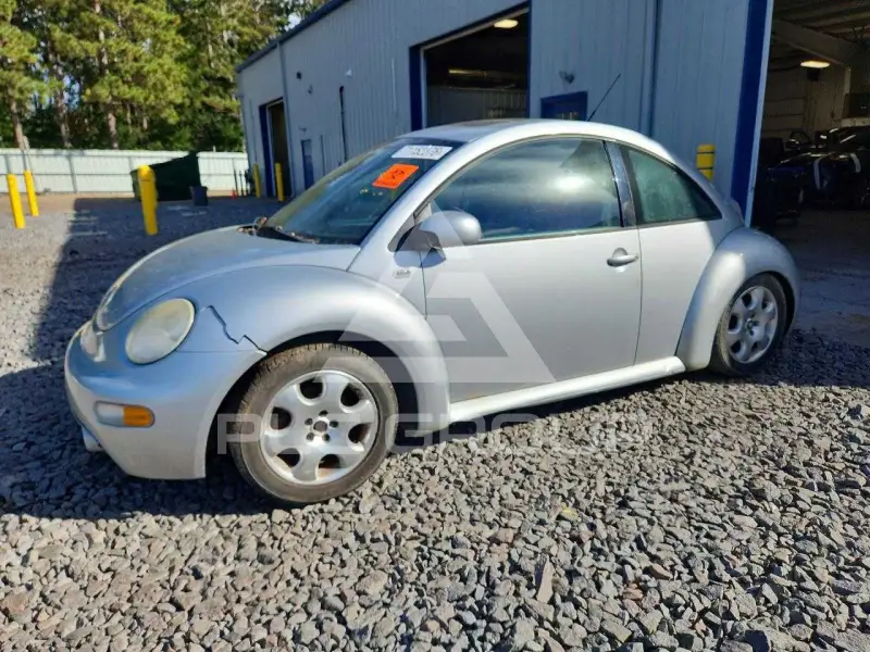2002 Volkswagen BEETLE photo