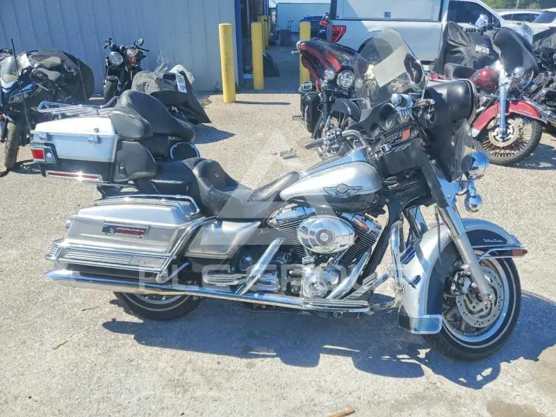 2003 Harley-Davidson FL photo