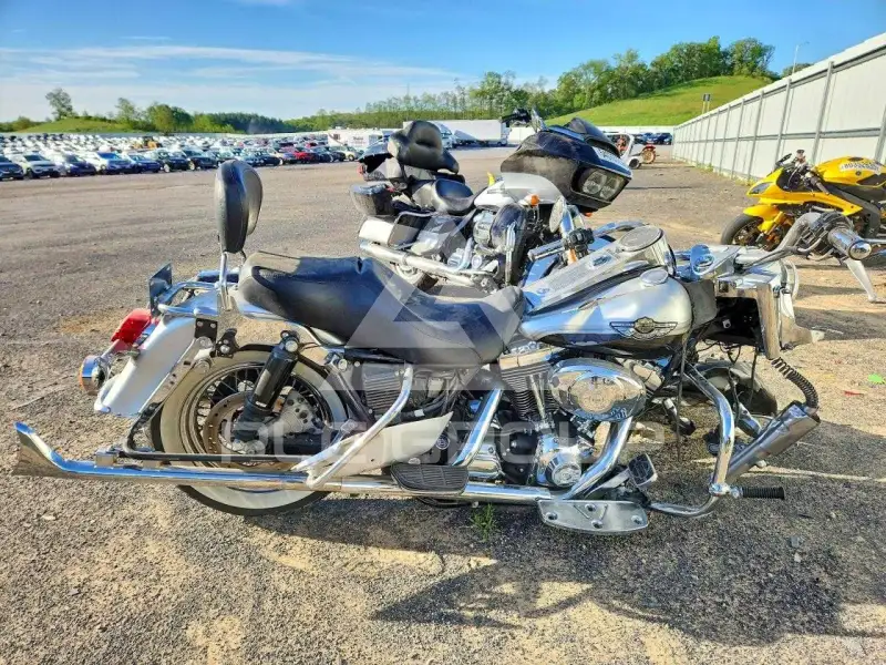 2003 Harley-Davidson FL photo