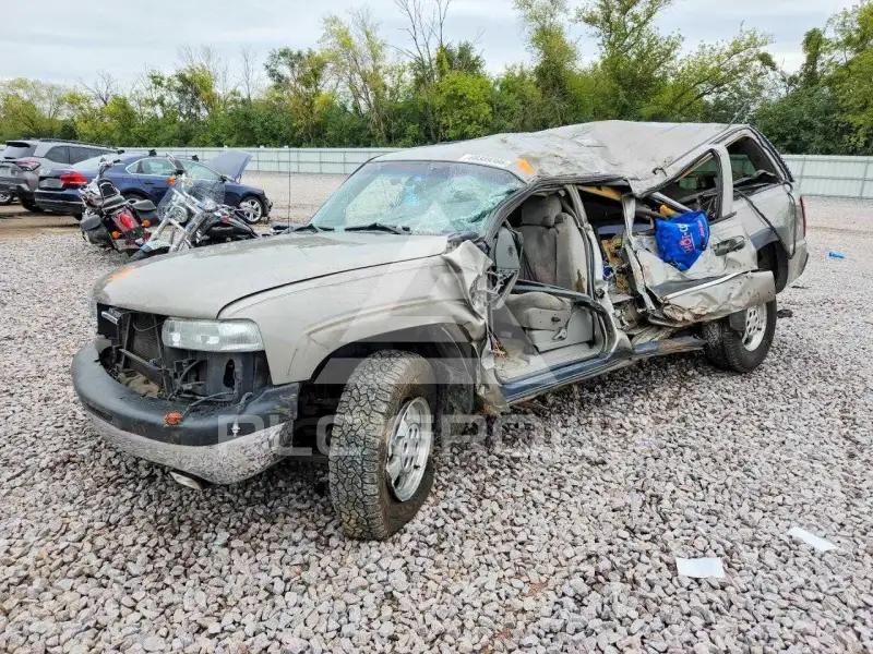 2003 Chevrolet Suburan photo