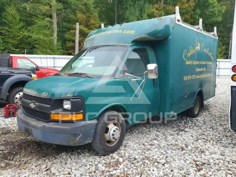2003 Chevrolet Express photo
