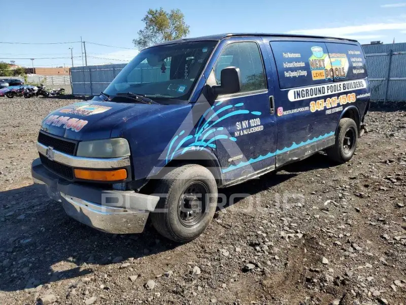 2003 Chevrolet Express photo