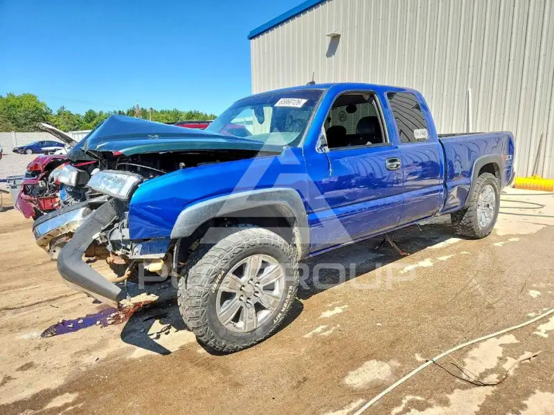 2003 Chevrolet Silverado photo