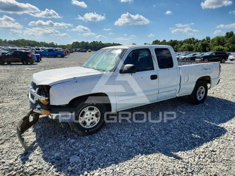 2003 Chevrolet Silverado photo