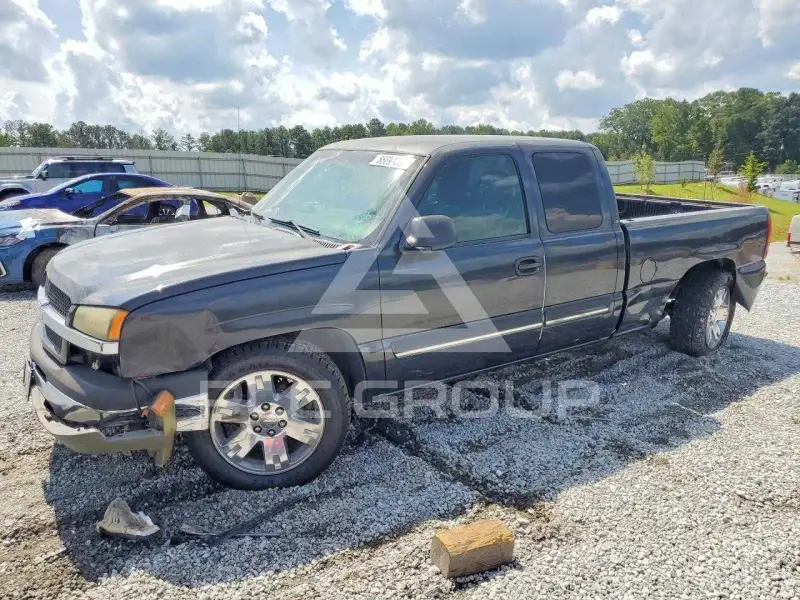 2003 Chevrolet Silverado photo
