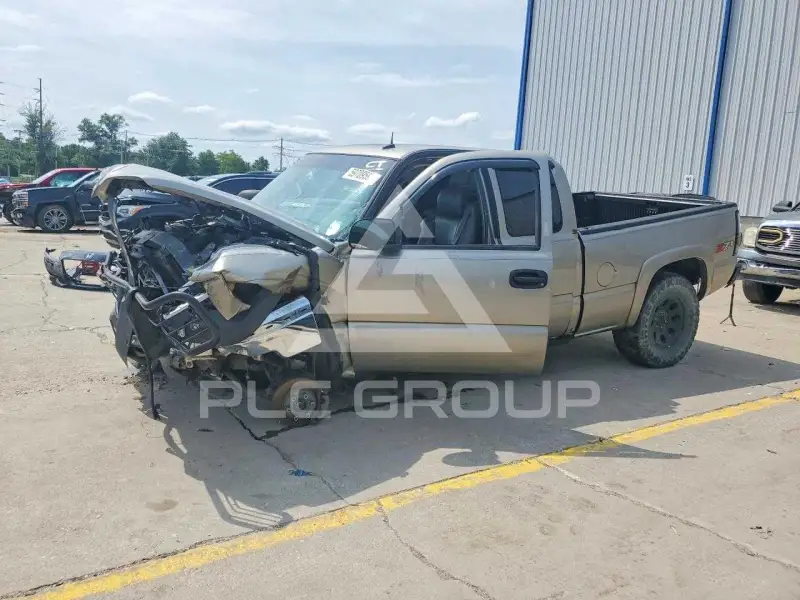 2003 Chevrolet Silverado photo