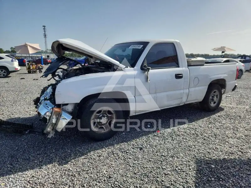 2003 Chevrolet Silverado photo