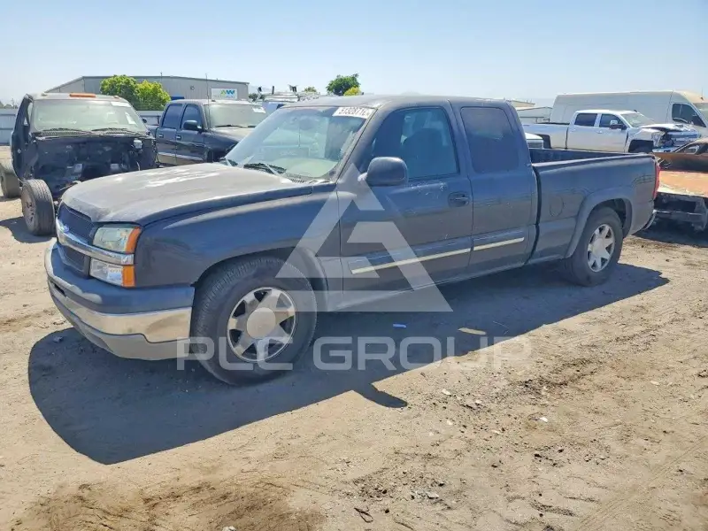 2003 Chevrolet Silverado photo