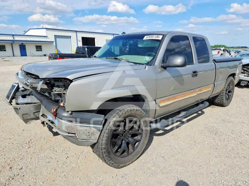 2003 Chevrolet Silverado photo