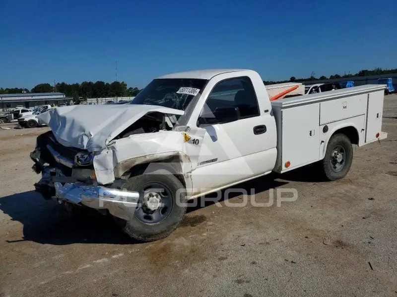 2003 Chevrolet Silverado photo