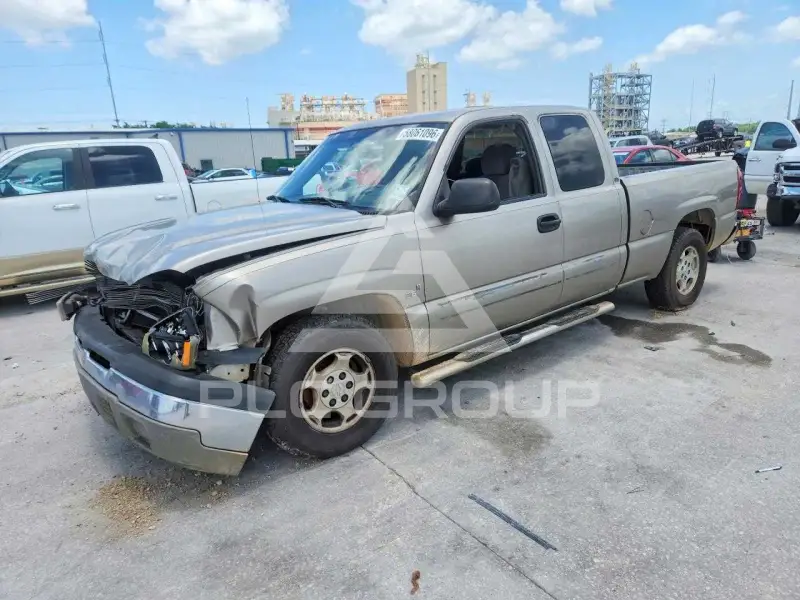 2003 Chevrolet Silverado photo