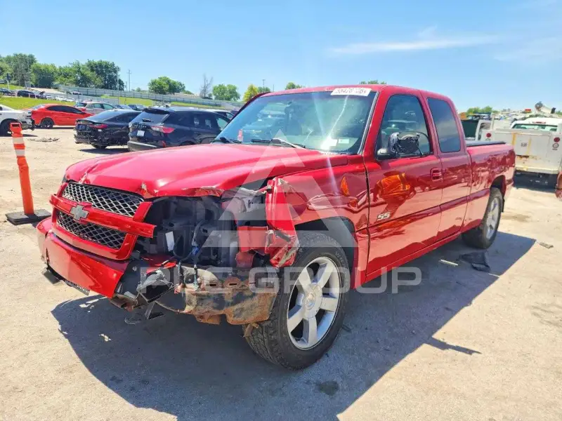 2003 Chevrolet Silverado photo