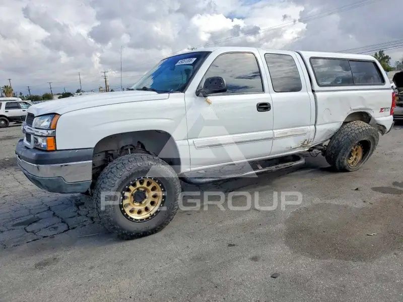 2003 Chevrolet Silverado photo