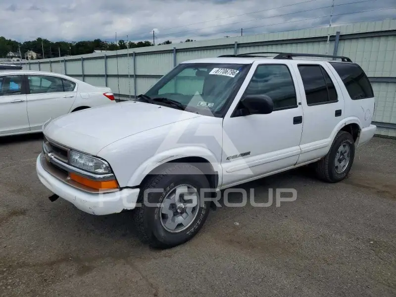 2003 Chevrolet Blazer photo