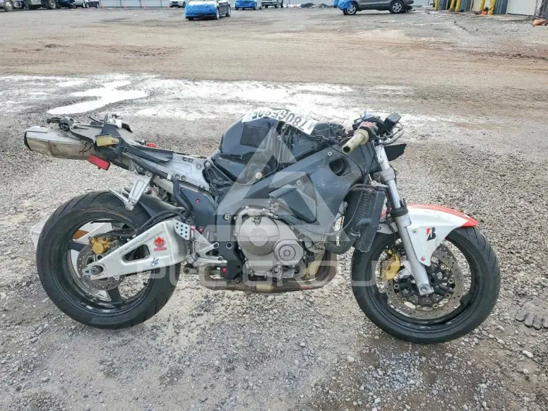 2003 Honda CBR photo