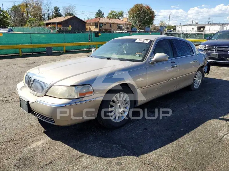 2003 Lincoln Town фото