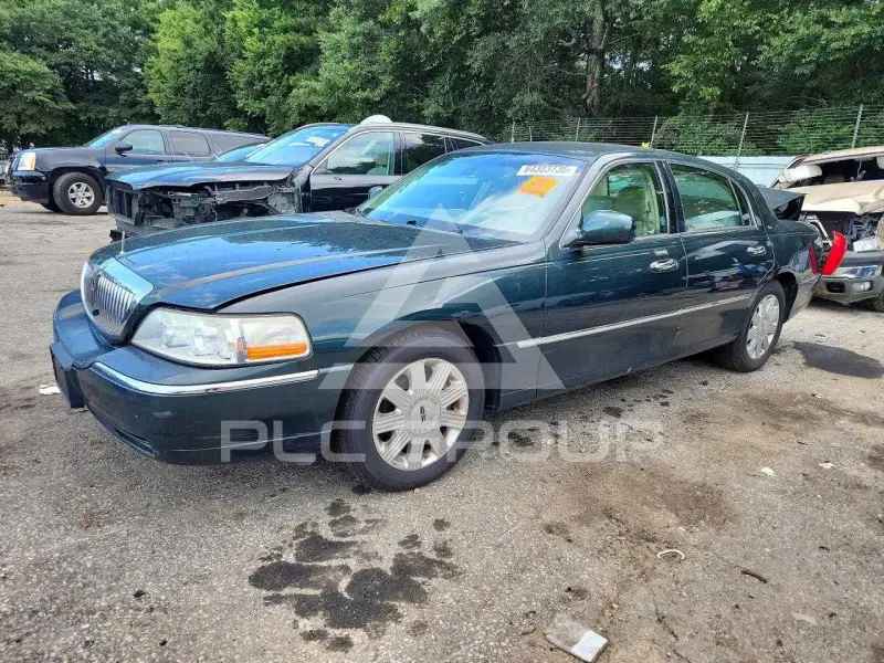 2003 Lincoln Town фото