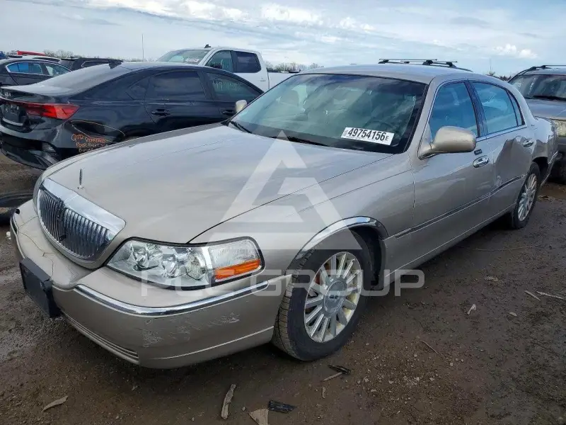 2003 Lincoln Town фото