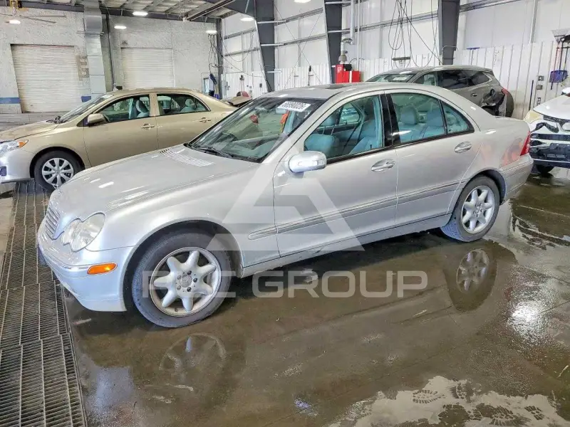 2003 Mercedes Benz C-Class photo