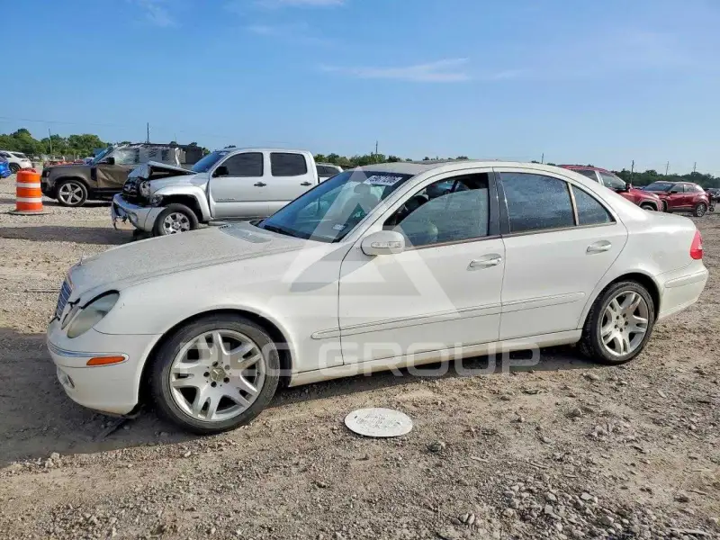 2003 Mercedes Benz E-Class photo