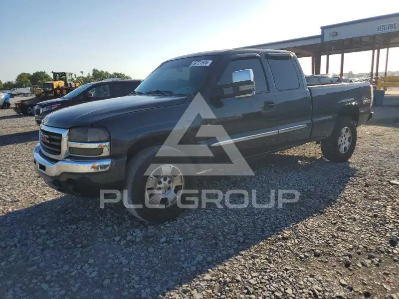 2003 GMC Sierra photo