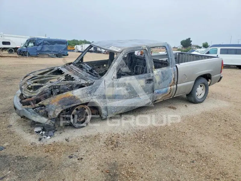 2003 GMC Sierra photo
