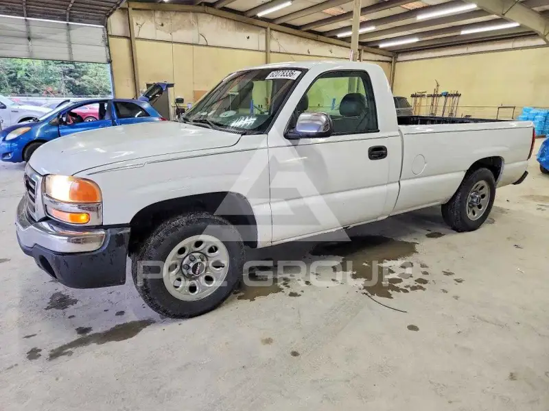 2003 GMC Sierra photo
