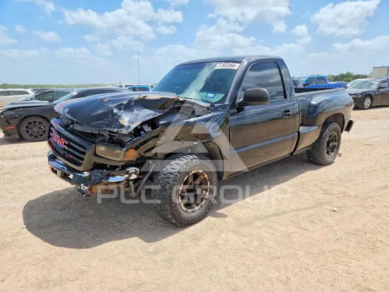 2003 GMC Sierra photo