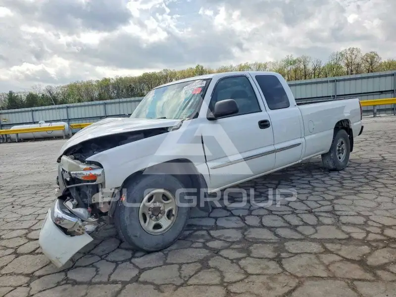 2003 GMC Sierra photo