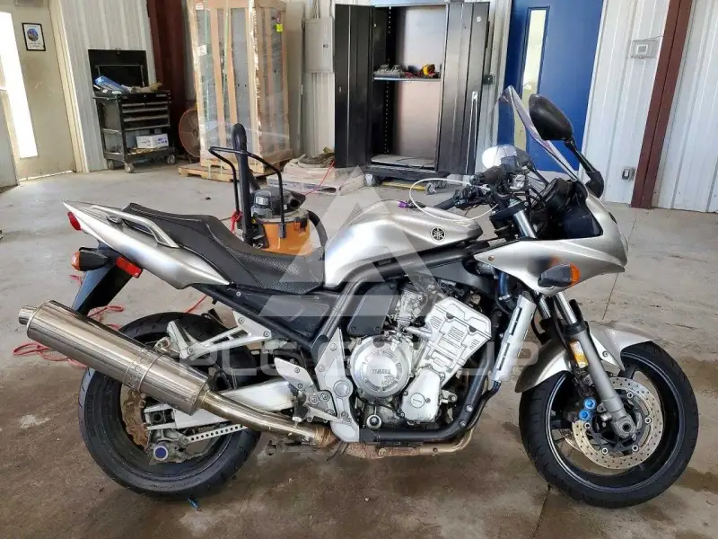 2003 Yamaha FZS10 фото