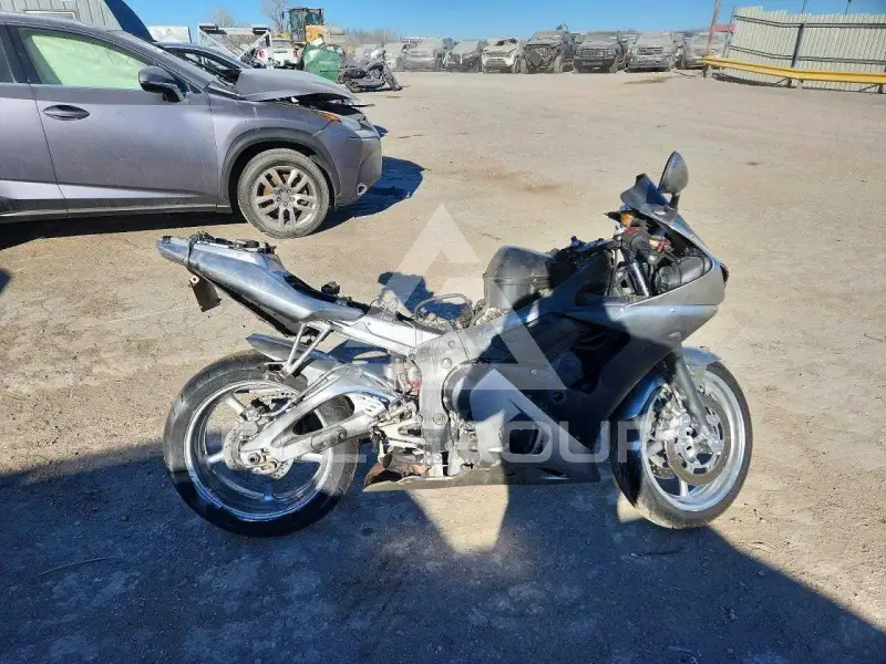 2003 Yamaha  фото