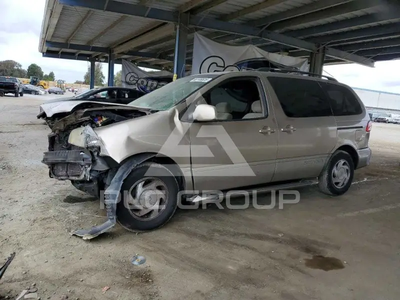 2003 Toyota SIENNA photo