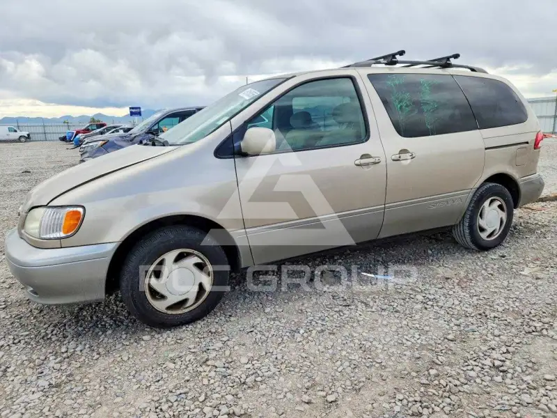 2003 Toyota SIENNA photo