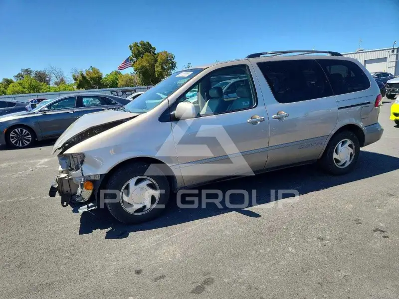 2003 Toyota SIENNA photo