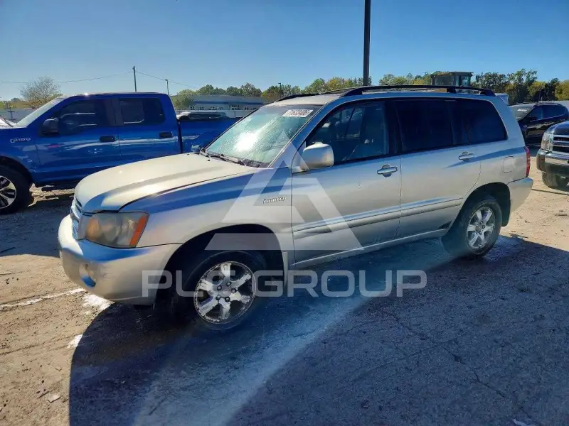 2003 Toyota Highlander photo