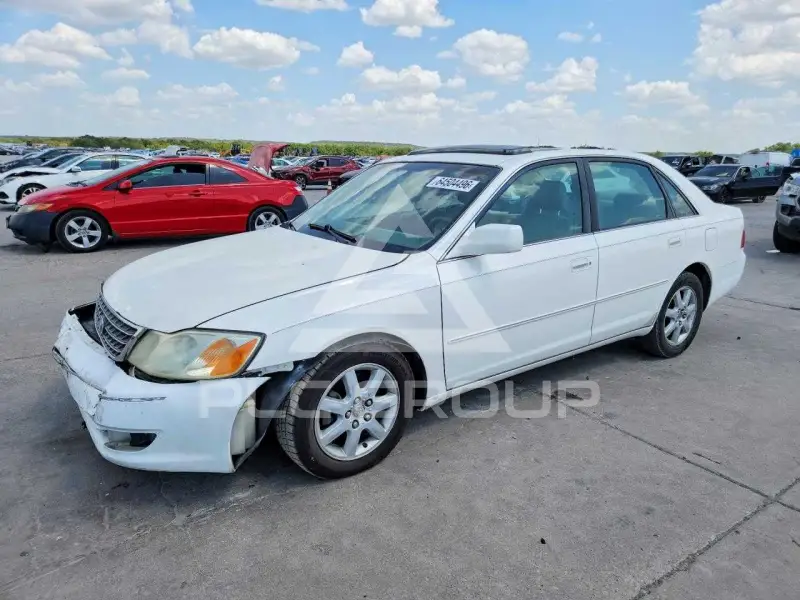 2003 Toyota AVALON photo