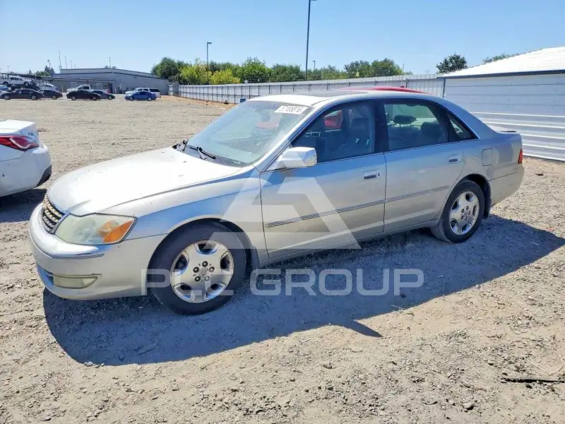 2003 Toyota AVALON photo