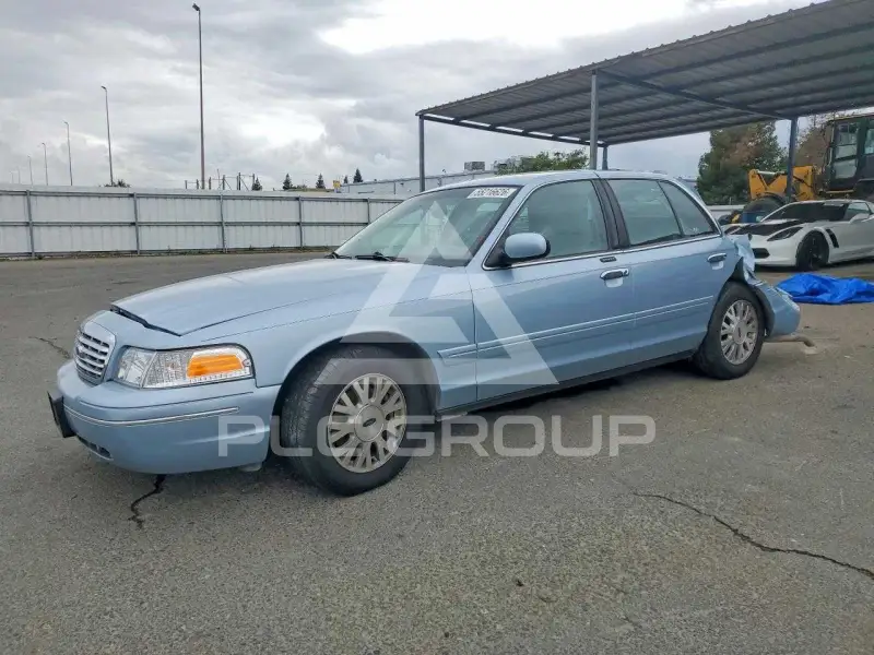 2003 Ford CROWN photo